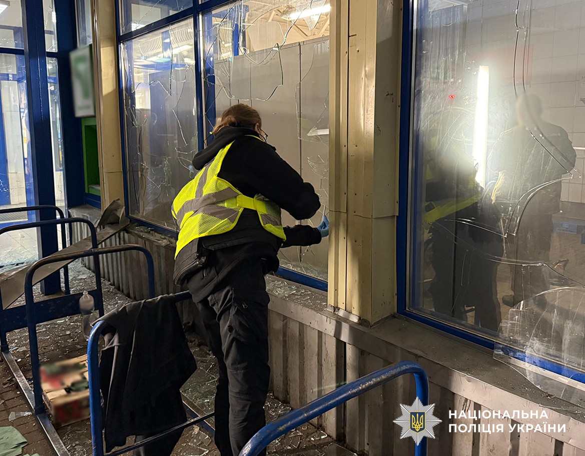 Последствия взрыва гранаты в Житомире Последствия взрыва гранаты в Житомире