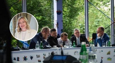 Макрон 'відчитав' Мелоні через Україну, Мерц намагається залагодити конфлікт - FT Макрон 'відчитав' Мелоні через Україну, Мерц намагається залагодити конфлікт - FT