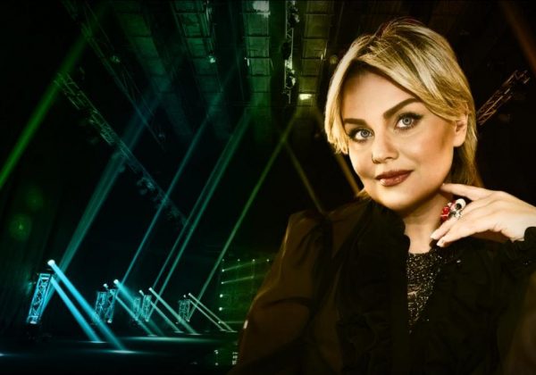 Жалаңаш қыздың жалаңаш қызды сүйген видеосы