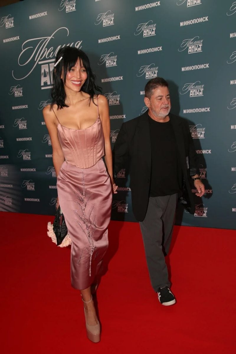 Цекало з дружиною приїхали в терористичну Росію Цекало з дружиною приїхали в терористичну Росію