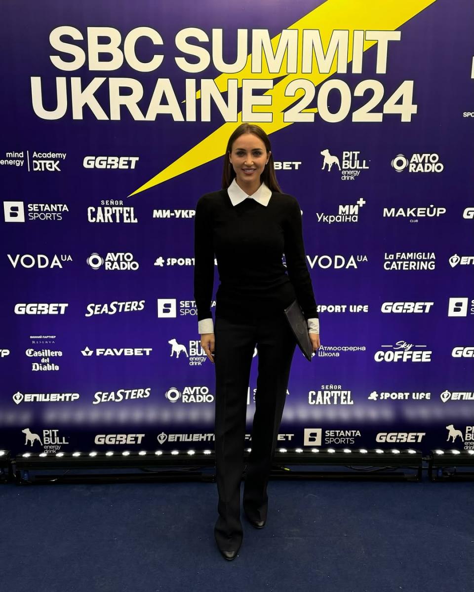 Анна Різатдінова Анна Різатдінова