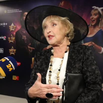 Легендарна Ада Роговцева поділилася старим фото Легендарна Ада Роговцева поділилася старим фото