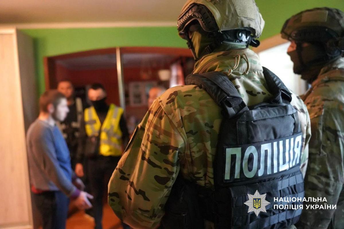 Нацполіція проводить обшуки по всій Україні