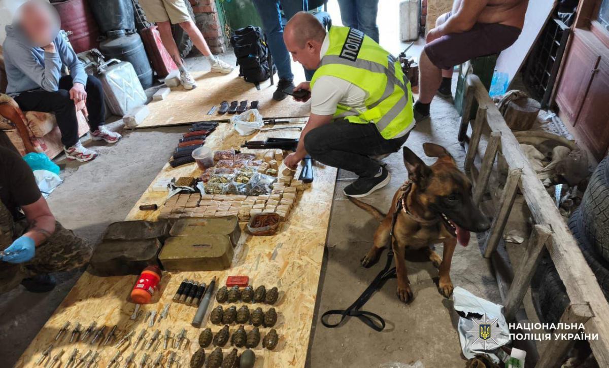 Нацполіція проводить обшуки по всій Україні