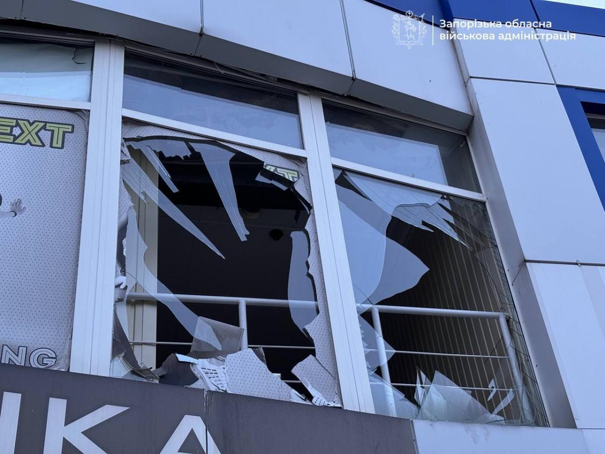 Наслідки удару по Запоріжжю в ніч на 14 червня 2025 року Наслідки удару по Запоріжжю в ніч на 14 червня 2025 року