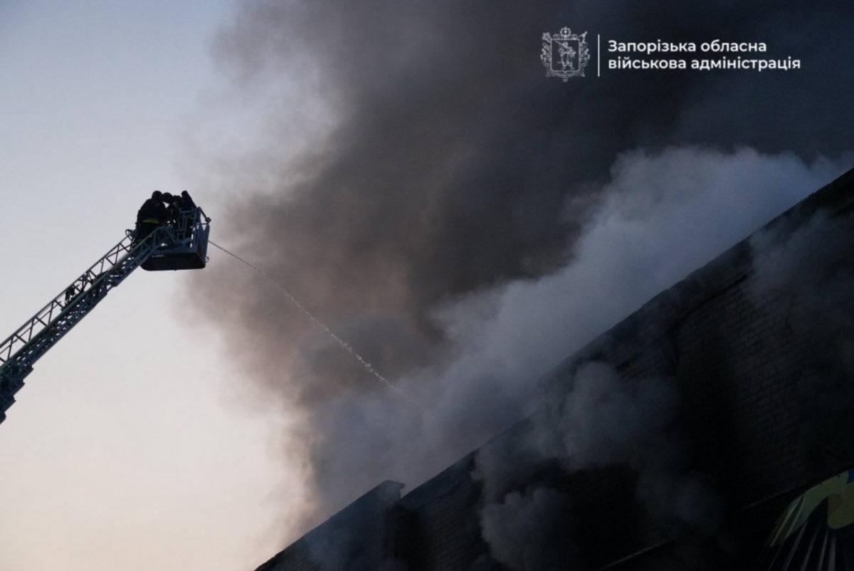 Наслідки удару по Запоріжжю в ніч на 14 червня 2025 року Наслідки удару по Запоріжжю в ніч на 14 червня 2025 року