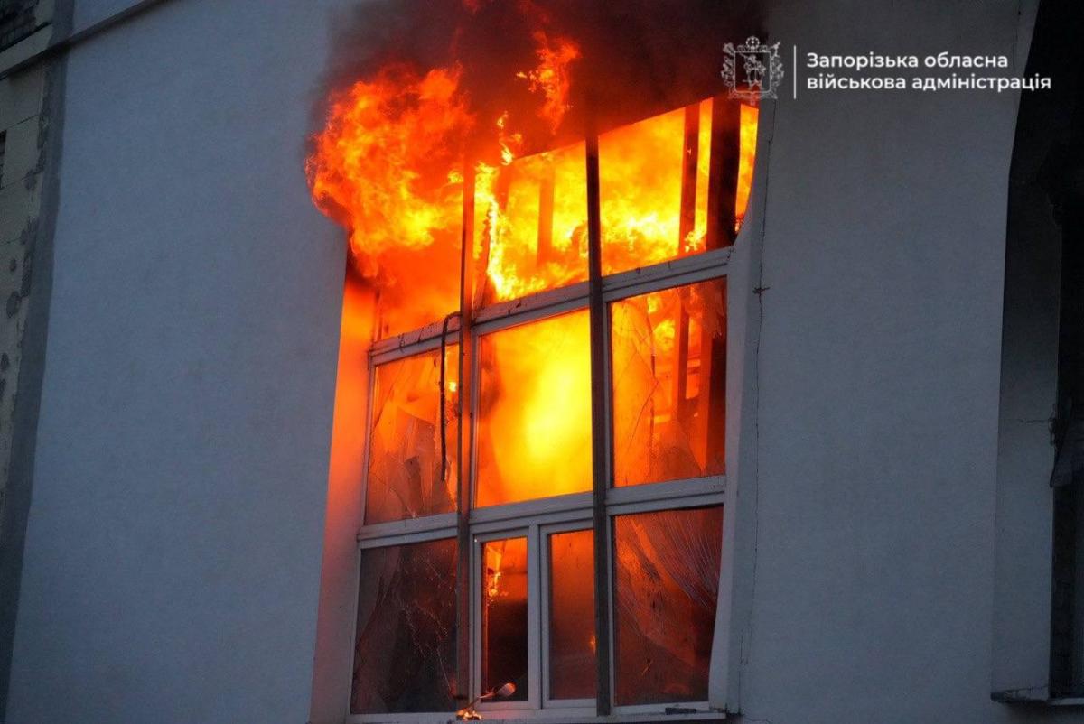 Наслідки удару по Запоріжжю в ніч на 14 червня 2025 року Наслідки удару по Запоріжжю в ніч на 14 червня 2025 року