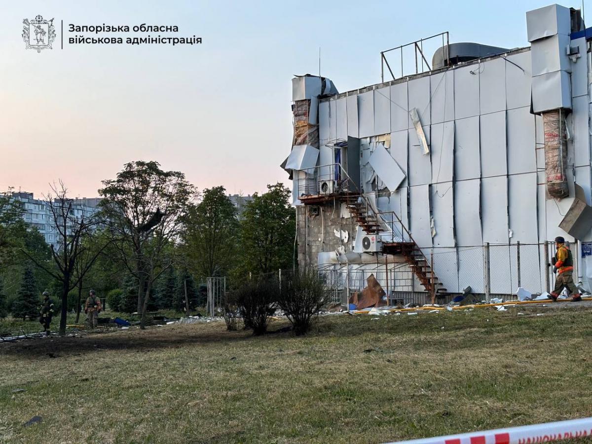 Наслідки удару по Запоріжжю в ніч на 14 червня 2025 року Наслідки удару по Запоріжжю в ніч на 14 червня 2025 року