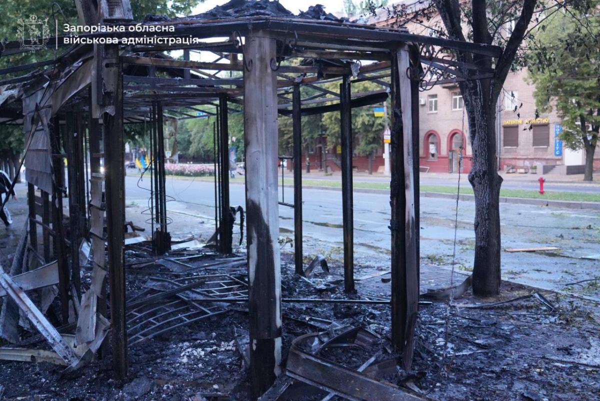 Наслідки удару по Запоріжжю в ніч на 14 червня 2025 року Наслідки удару по Запоріжжю в ніч на 14 червня 2025 року