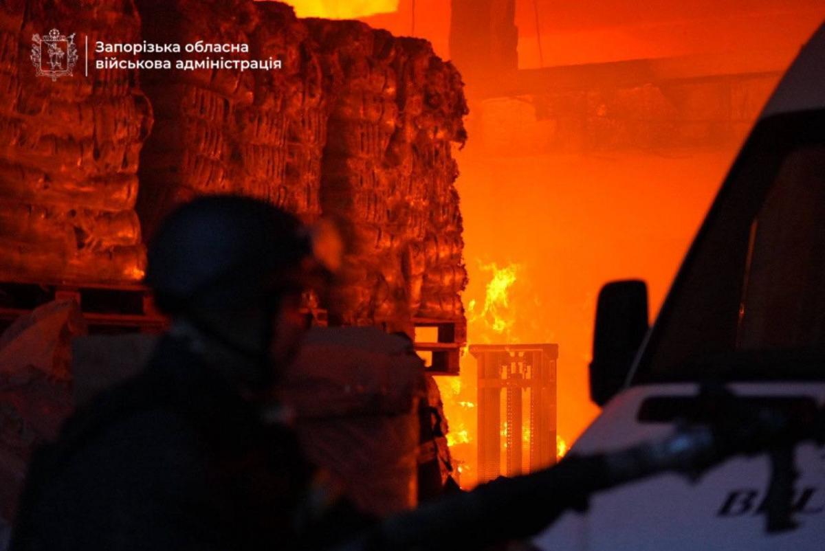 Наслідки удару по Запоріжжю в ніч на 14 червня 2025 року Наслідки удару по Запоріжжю в ніч на 14 червня 2025 року