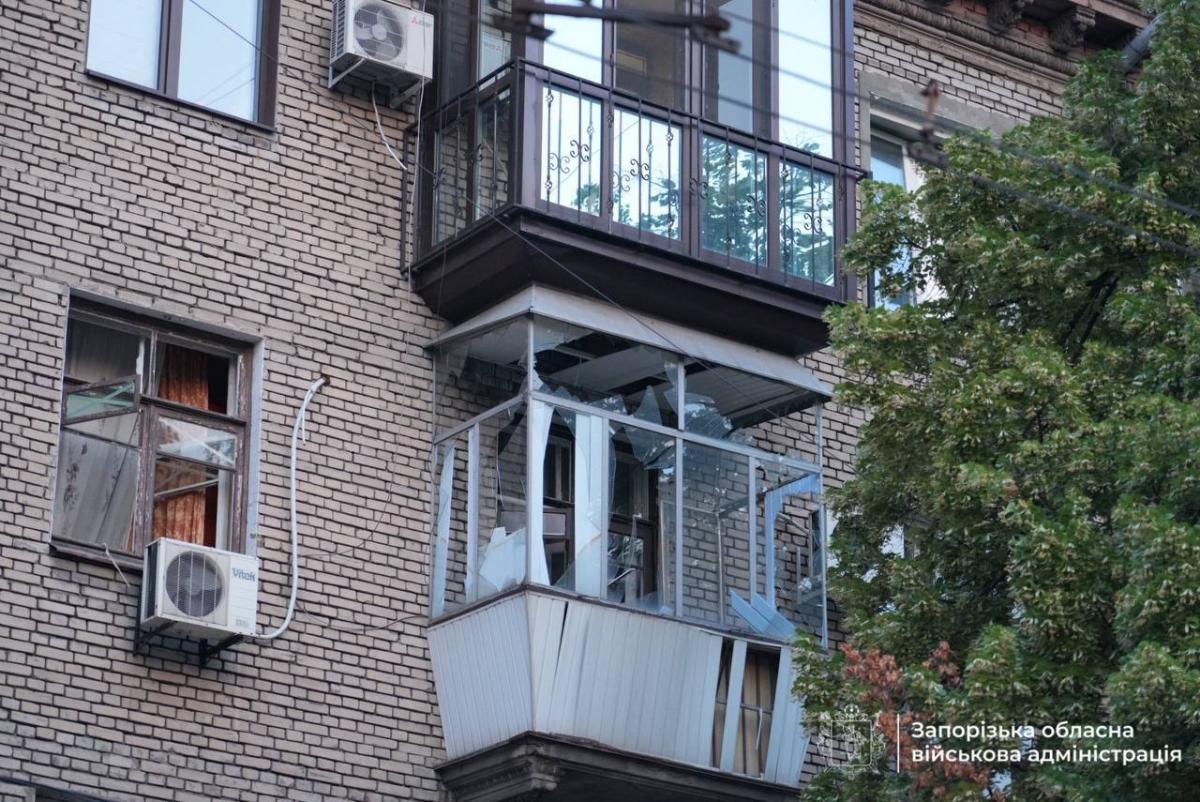 Наслідки удару по Запоріжжю в ніч на 14 червня 2025 року Наслідки удару по Запоріжжю в ніч на 14 червня 2025 року