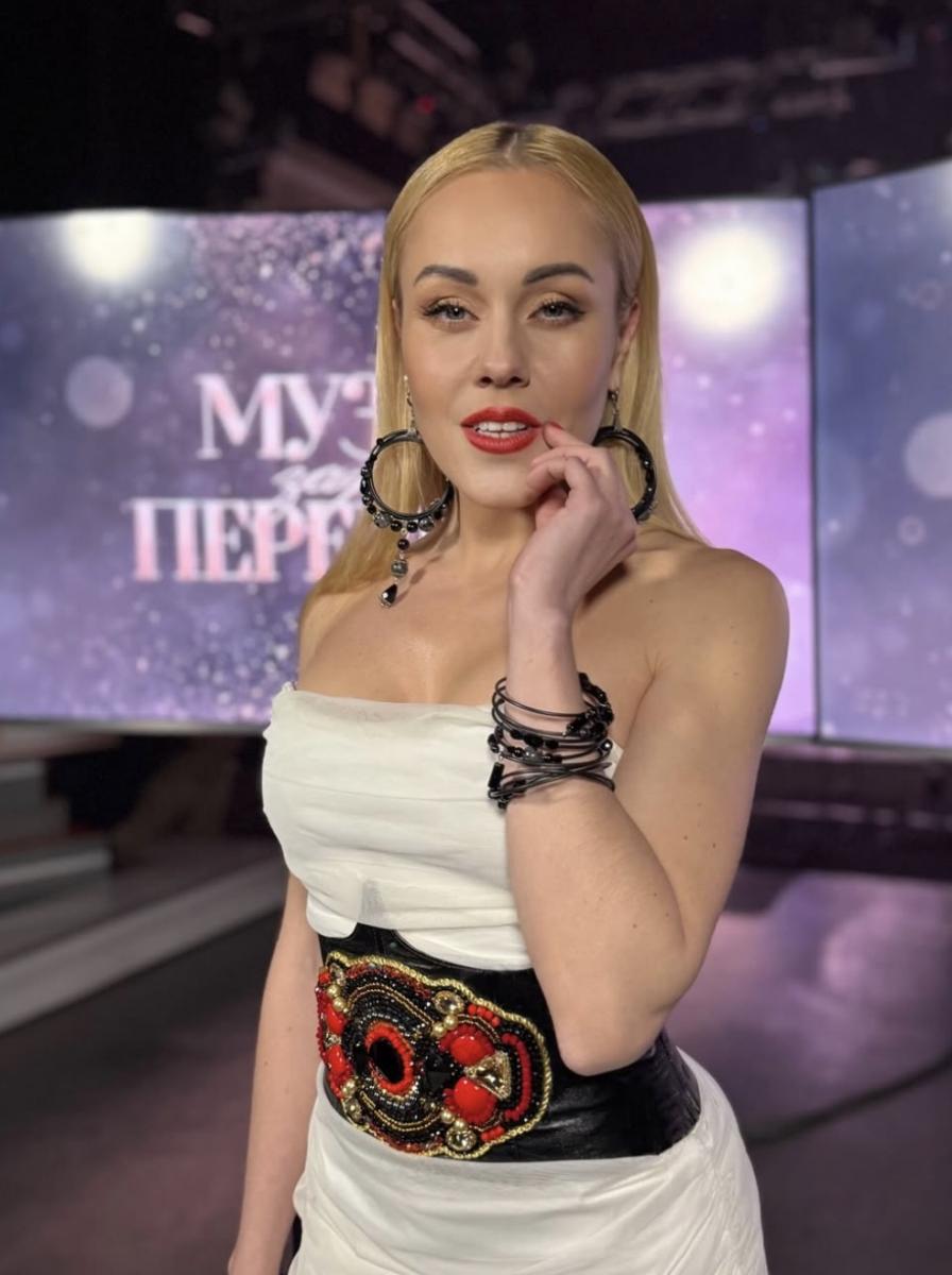 Дружина Тараса Тополі Олена Дружина Тараса Тополі Олена