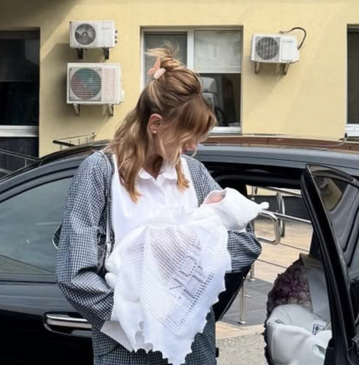 Леся Нікітюк показала новонародженого сина Леся Нікітюк показала новонародженого сина