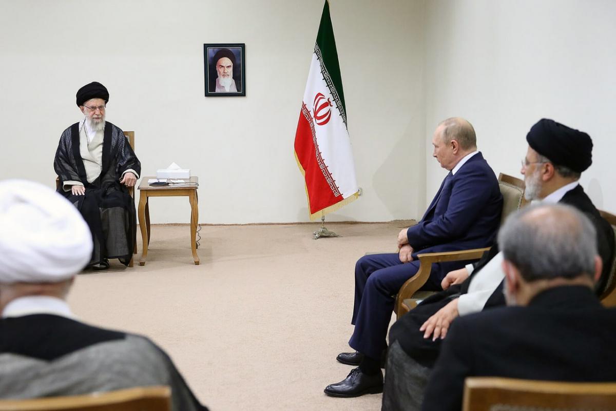 Россия не будет открыто помогать Ирану, уверен Свитан