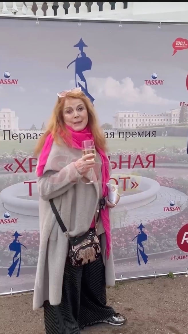 Клара Новикова удивила внешним видом Клара Новикова удивила внешним видом