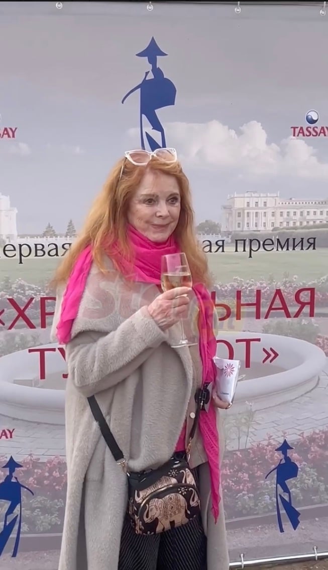 Клара Новикова удивила внешним видом Клара Новикова удивила внешним видом