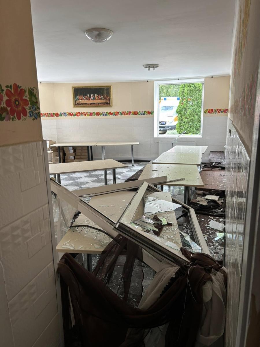 Атака РФ пошкодила Дніпровську духовну семінарію Атака РФ пошкодила Дніпровську духовну семінарію