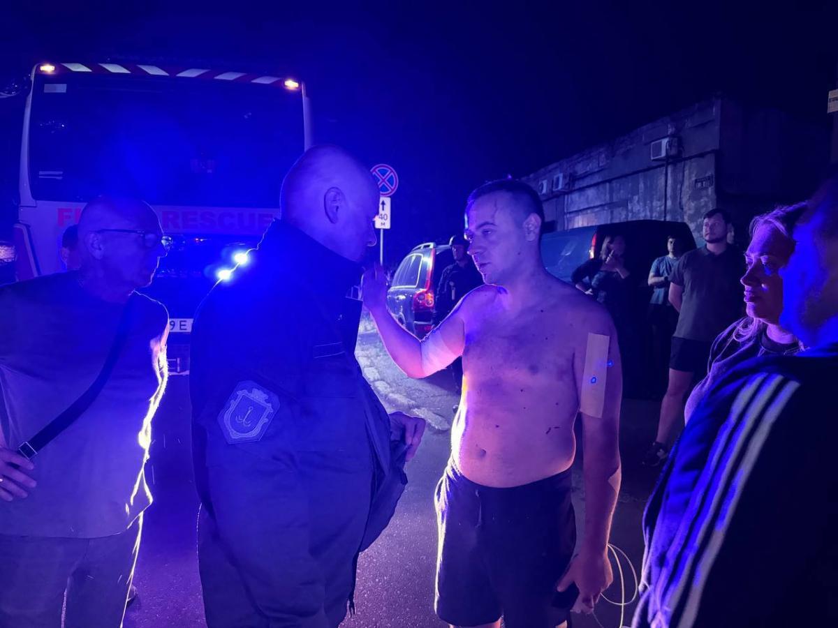 Удар дрона по 21-поверхівці в Одесі в ніч на 28 червня 2025