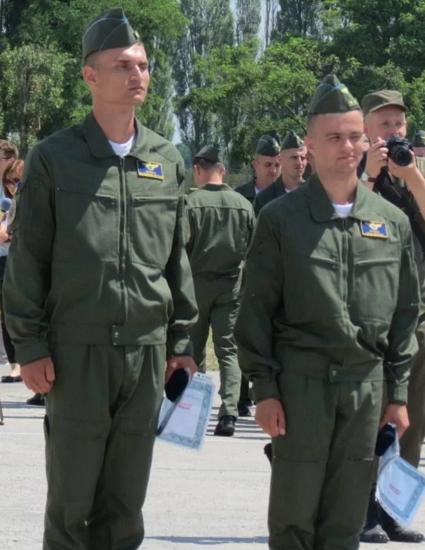 Мама Джуса і вдова Мунфіша опублікували фото загиблого пілота Максима Устименка Мама Джуса і вдова Мунфіша опублікували фото загиблого пілота Максима Устименка