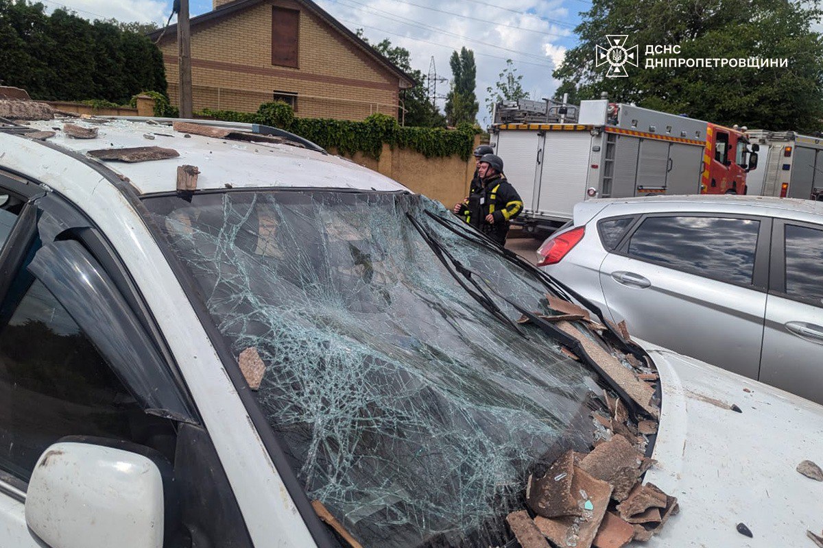 Наслідки удару по Кривому Рогу 30 червня Наслідки удару по Кривому Рогу 30 червня