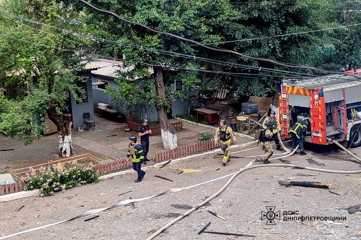 Наслідки удару по Кривому Рогу 30 червня Наслідки удару по Кривому Рогу 30 червня