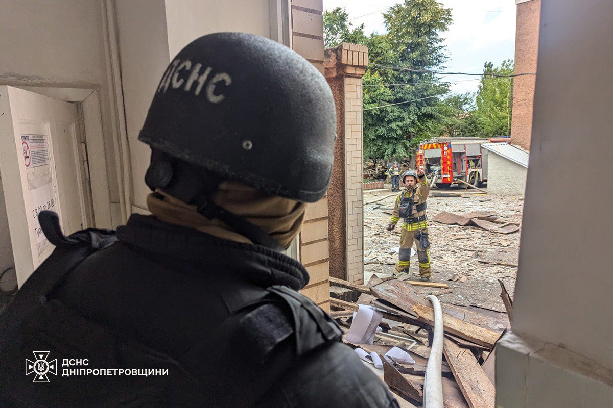 Наслідки удару по Кривому Рогу 30 червня Наслідки удару по Кривому Рогу 30 червня