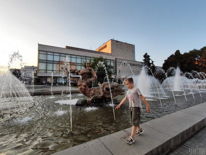 Мощная жара накрывает Украину: где солнце разожжет до +32