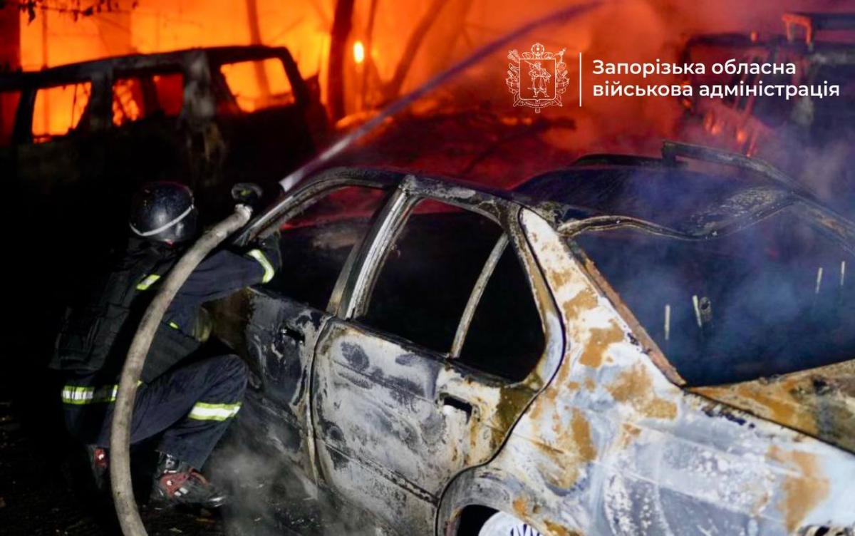 У Запоріжжі прогриміли вибухи та спалахнули пожежі