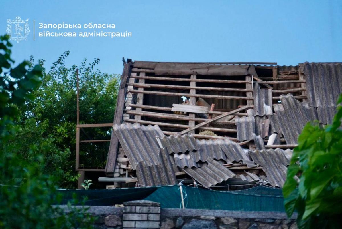 У Запоріжжі прогриміли вибухи та спалахнули пожежі