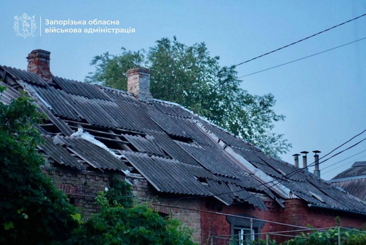 У Запоріжжі прогриміли вибухи та спалахнули пожежі