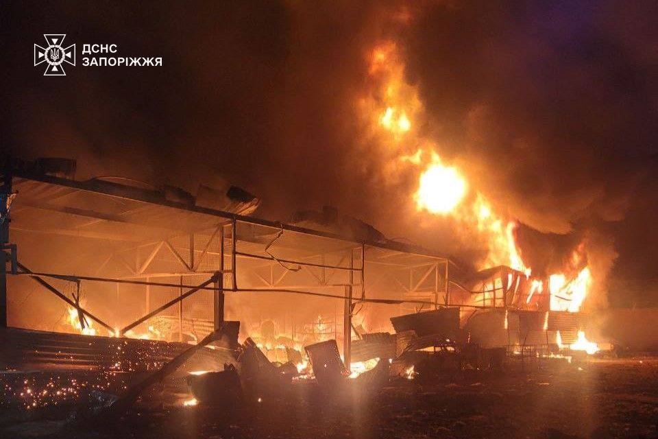 У Запорізькій області були масштабні пожежі, працювали рятувальники У Запорізькій області були масштабні пожежі, працювали рятувальники