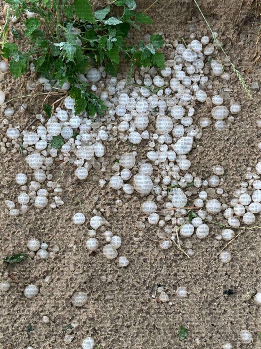 Київську область засипало величезним градом