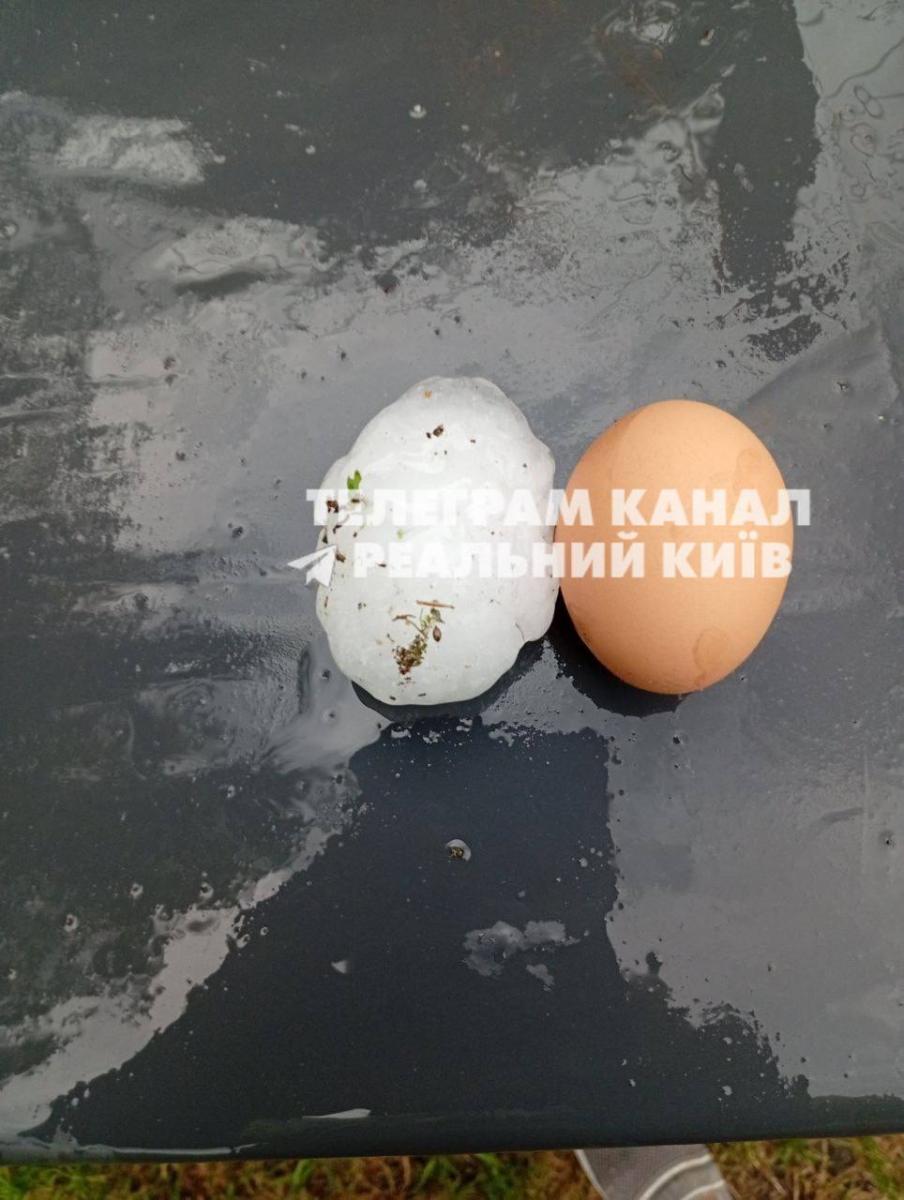 Київську область засипало величезним градом