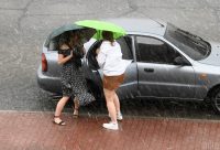 Дощі з грозою накриють Україну: жителів кількох областей попередили про сильні опади