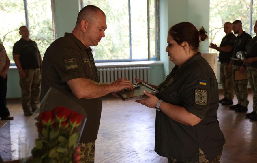 Харківщину, Сіверський, Куп'янський та Краматорський напрямки фронту відвідав Голова ДПСУ Дейнеко Харківщину, Сіверський, Куп'янський та Краматорський напрямки фронту відвідав Голова ДПСУ Дейнеко