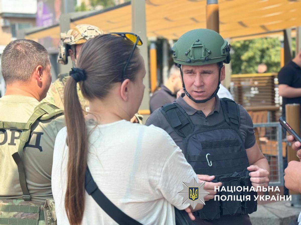 Затримання стрільця у МакДональдсі в Черкасах Затримання стрільця у МакДональдсі в Черкасах