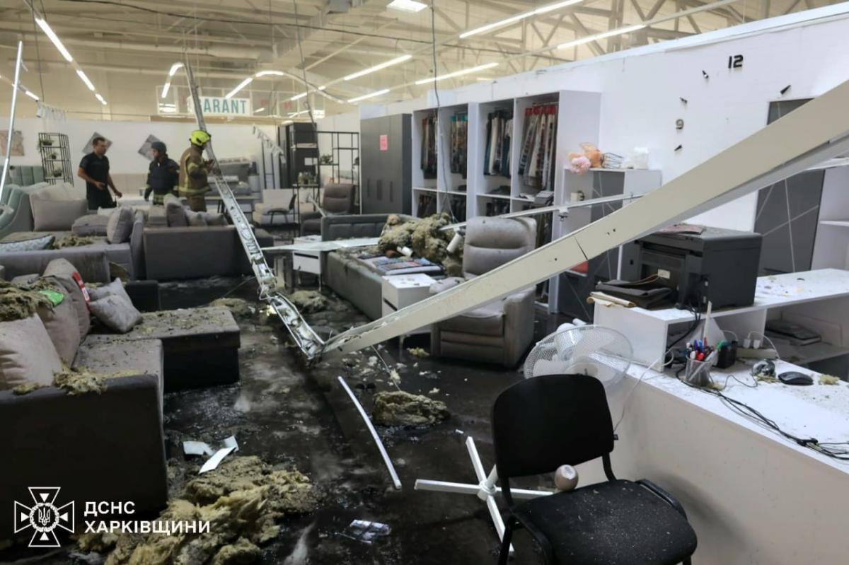 Удар по меблевому магазину в Харкові 9 серпня
