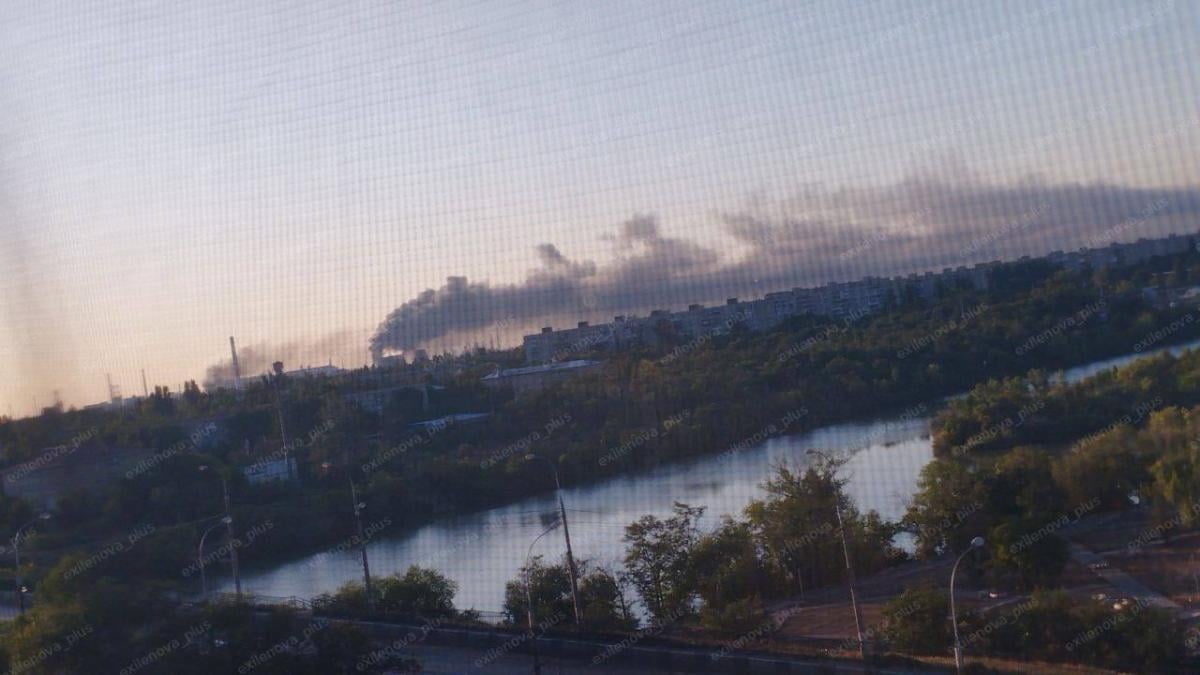 У Волгограді видно стовп диму У Волгограді видно стовп диму