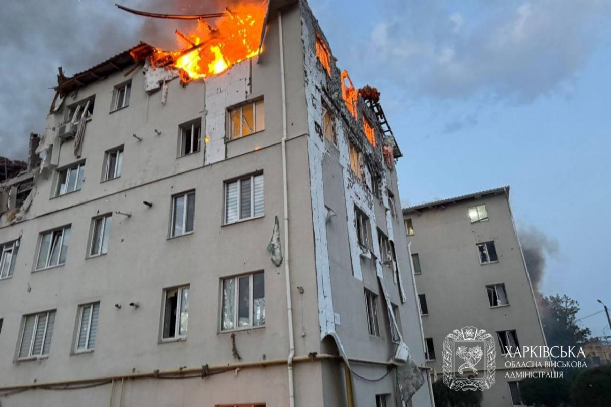 Наслідки ворожого удару по Індустріальному району Харкова вранці 18 серпня 2025 Наслідки ворожого удару по Індустріальному району Харкова вранці 18 серпня 2025