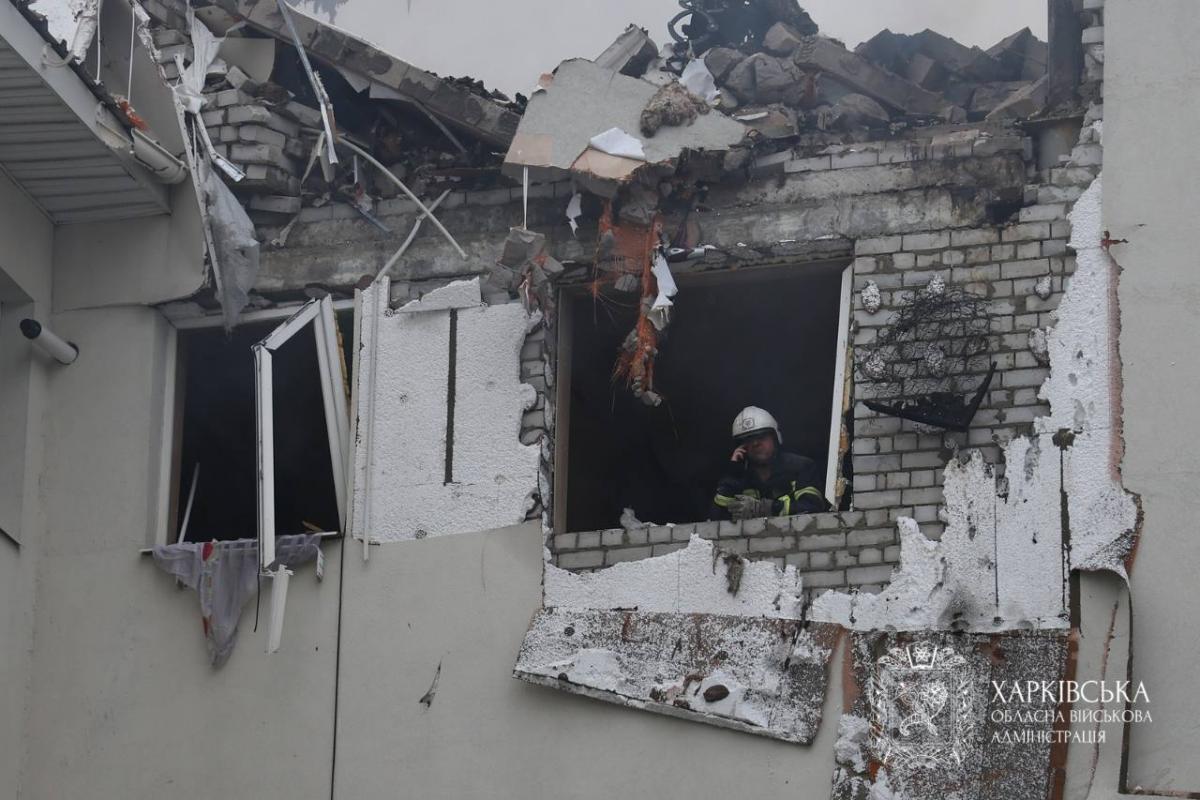 Наслідки ворожого удару по Індустріальному району Харкова вранці 18 серпня 2025 Наслідки ворожого удару по Індустріальному району Харкова вранці 18 серпня 2025