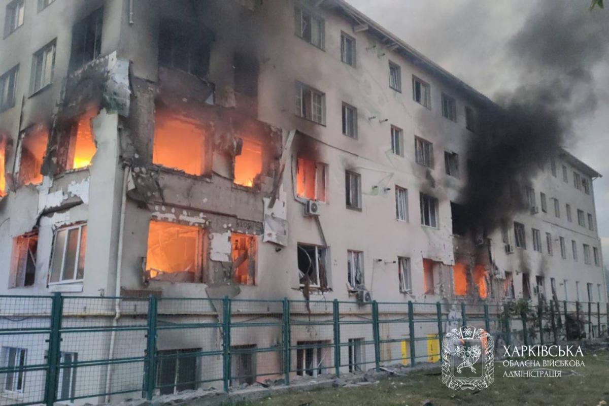 Наслідки ворожого удару по Індустріальному району Харкова вранці 18 серпня 2025 Наслідки ворожого удару по Індустріальному району Харкова вранці 18 серпня 2025