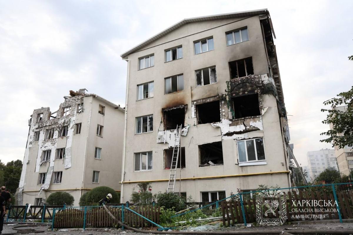 Наслідки ворожого удару по Індустріальному району Харкова вранці 18 серпня 2025 Наслідки ворожого удару по Індустріальному району Харкова вранці 18 серпня 2025