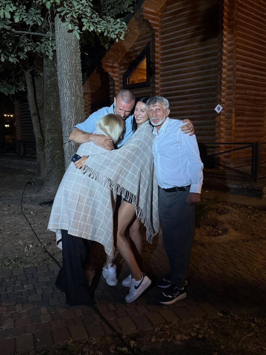 Тарас Цимбалюк з рідними