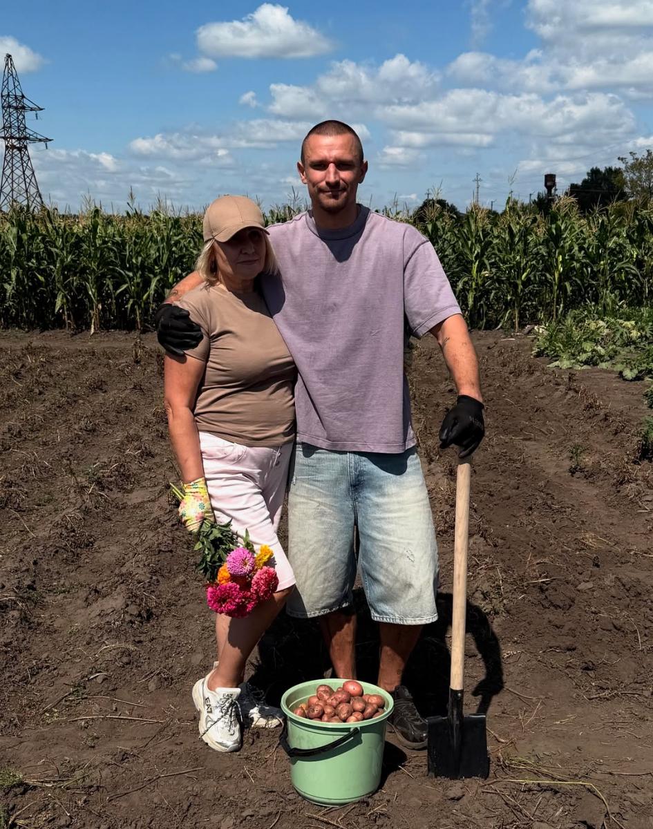 Тарас Цимбалюк із мамою Тарас Цимбалюк із мамою