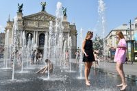 Спека посилиться: стала відома дата підвищення температури повітря в Україні