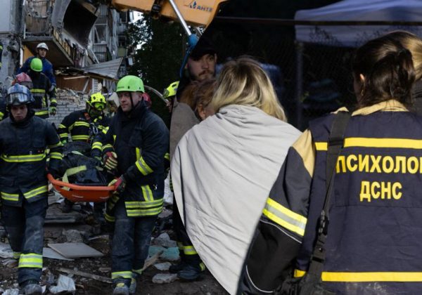 У Києві зросла кількість жертв удару РФ: з-під руїн будинку дістали ще 10 загиблих