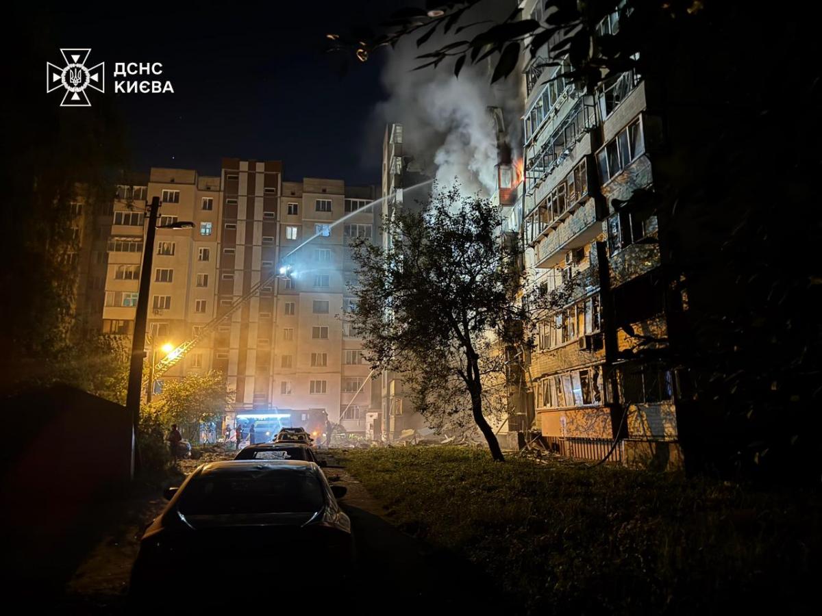 'Вони вилетіли з шостого поверху': нові деталі загибелі мами з дитиною у Києві