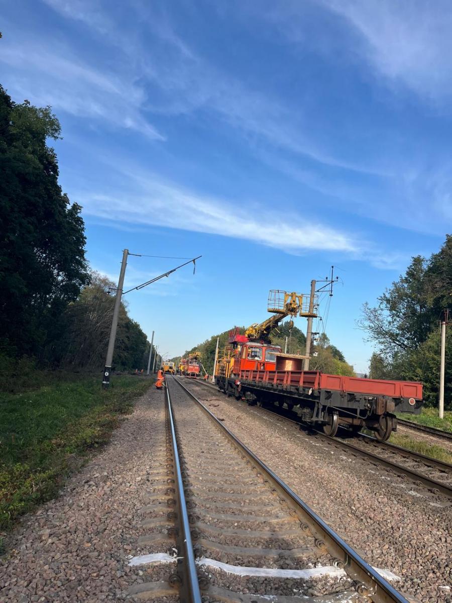 Залізниця на Київщині після відновлення Залізниця на Київщині після відновлення