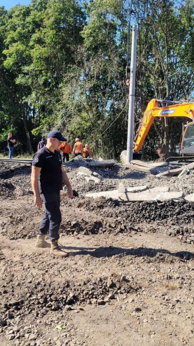 Процес відновлення залізниці на Київщині  Процес відновлення залізниці на Київщині