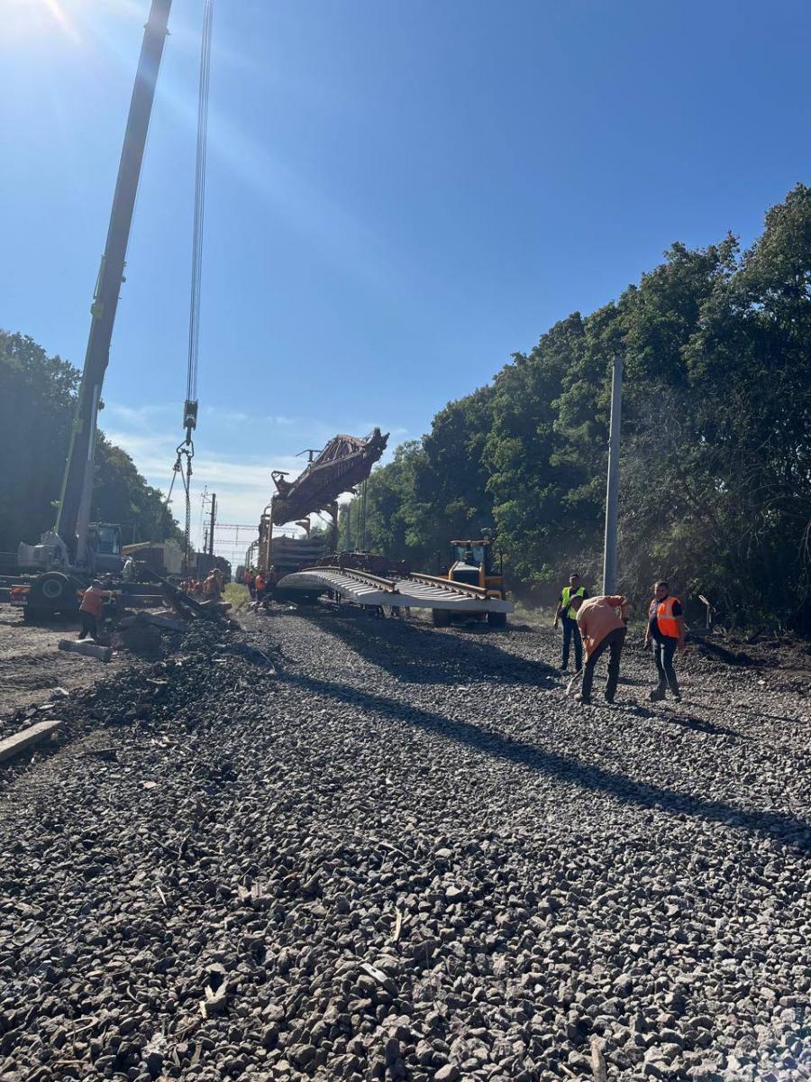 Процес відновлення залізниці на Київщині  Процес відновлення залізниці на Київщині